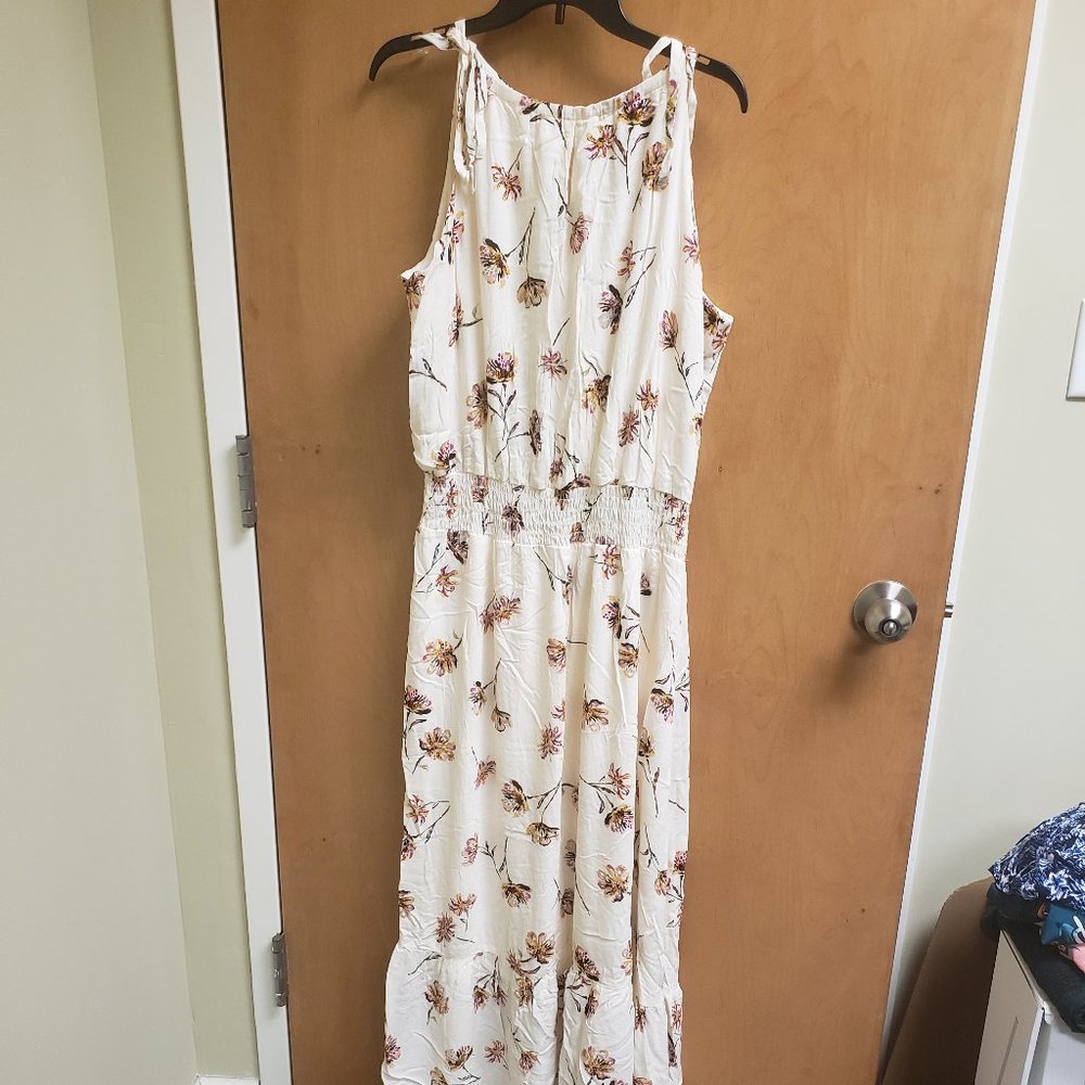Maurice Size 1X white floral maxi